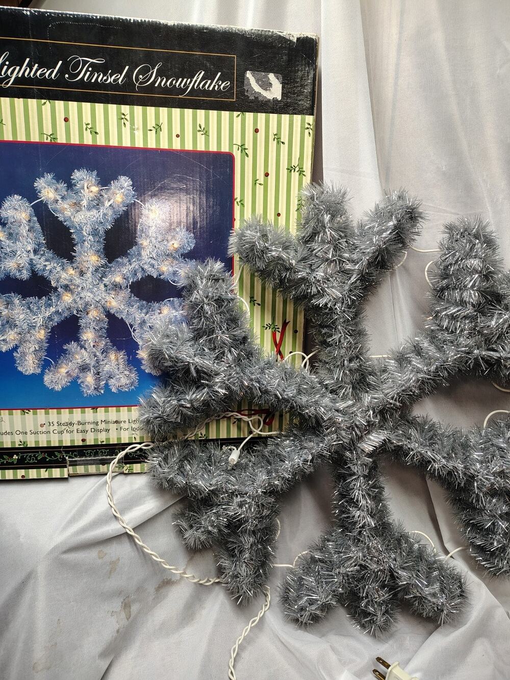 Vintage Christmas Decor Lighted Tinsel Snowflake Indoor Outdoor 18 Inches HTF